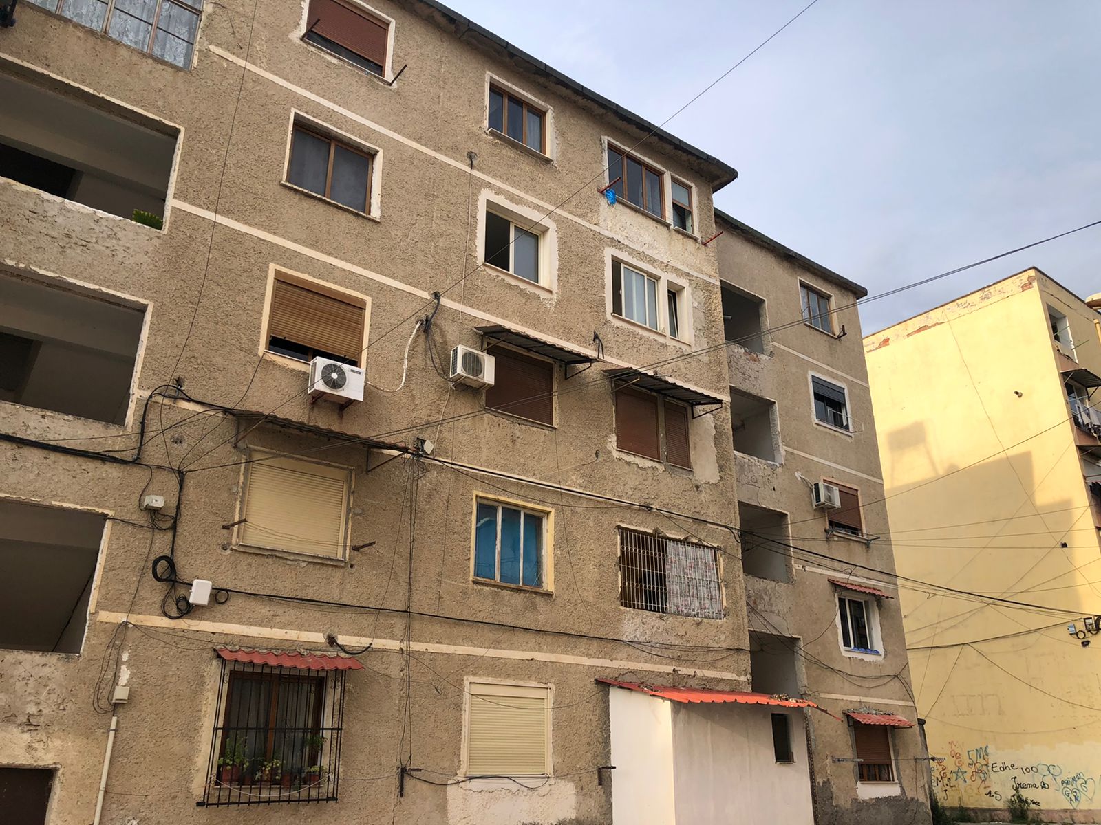 Shitet Apartament 2+1/kati 4 i rregulluar