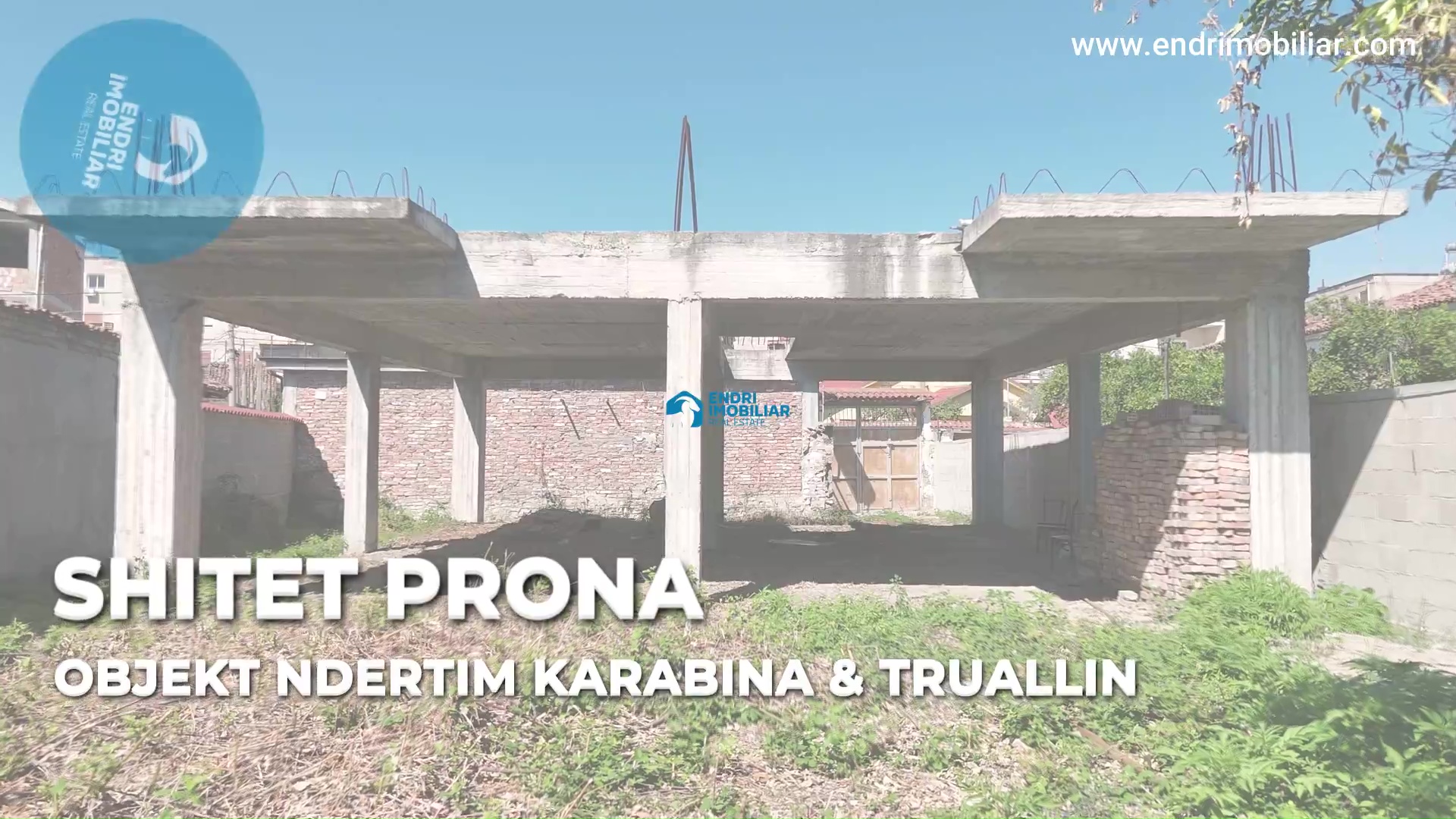 shitet shtepi private bashke me truall